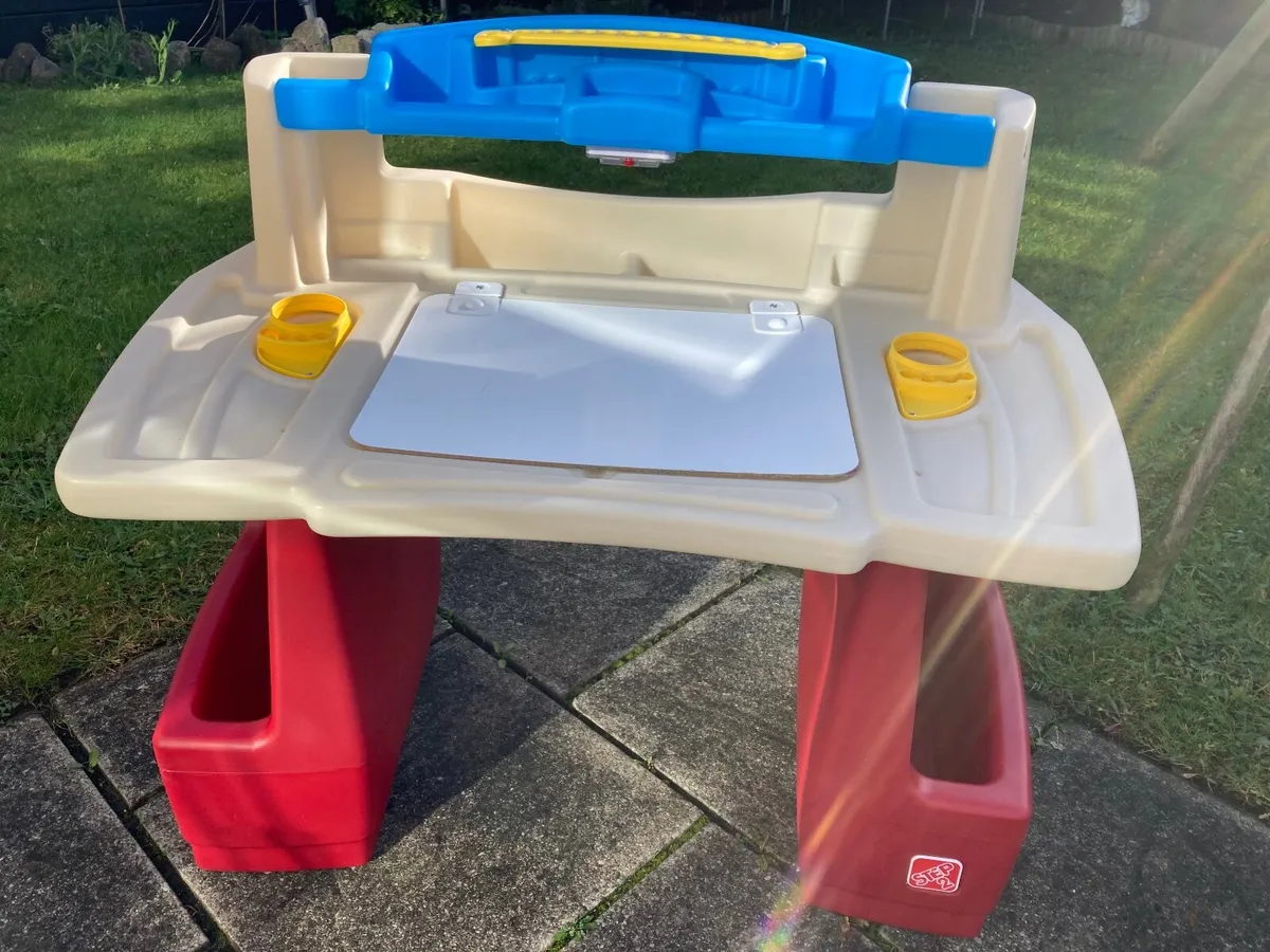 Child art desk and hobbies - Image 4