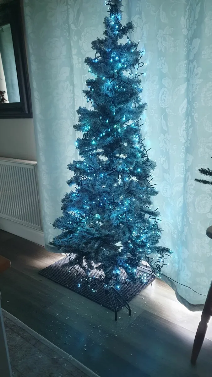 Christmas 🎄 Tree - Image 1