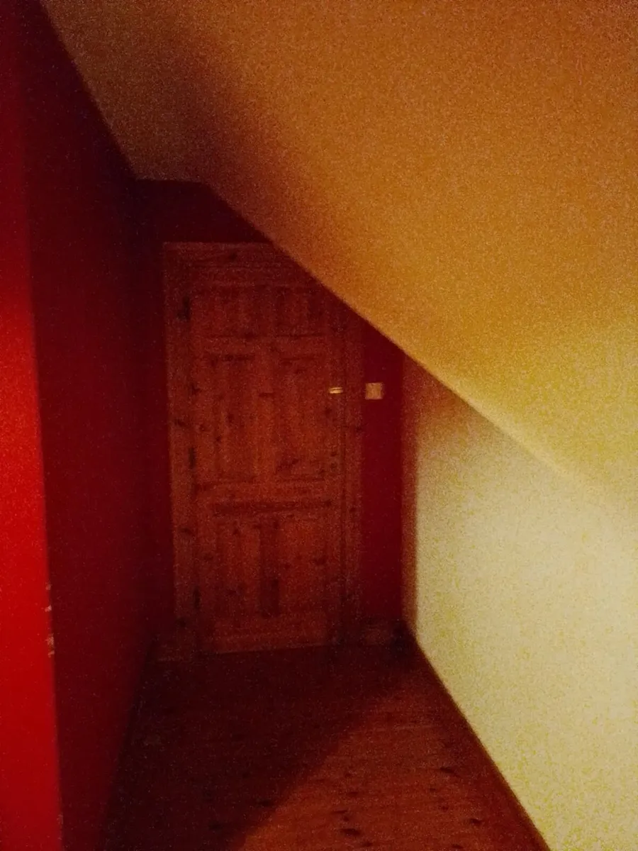 Room - Image 3
