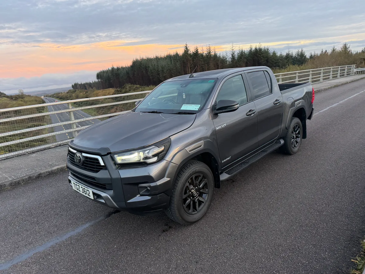 2021 Toyota Hilux Invincible X - Image 4