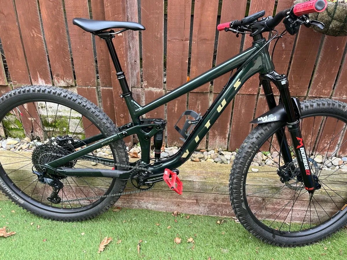 VITUS MYTHIQUE 29 VRX MOUNTAIN BIKE  - MEDIUM - Image 1