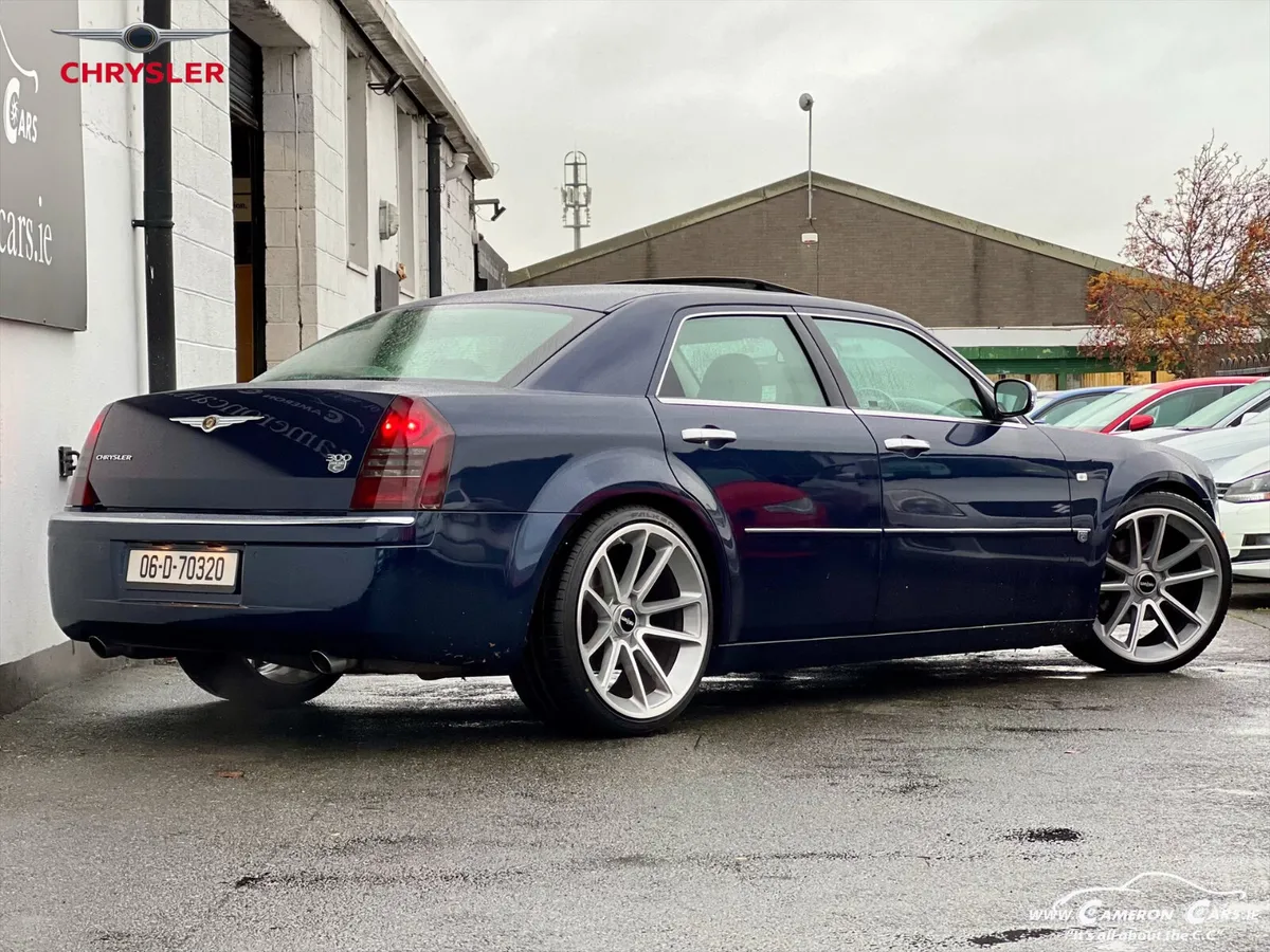 CHRYSLER 300C 5.7 HEMI V8 TIMELESS COOL - Image 2