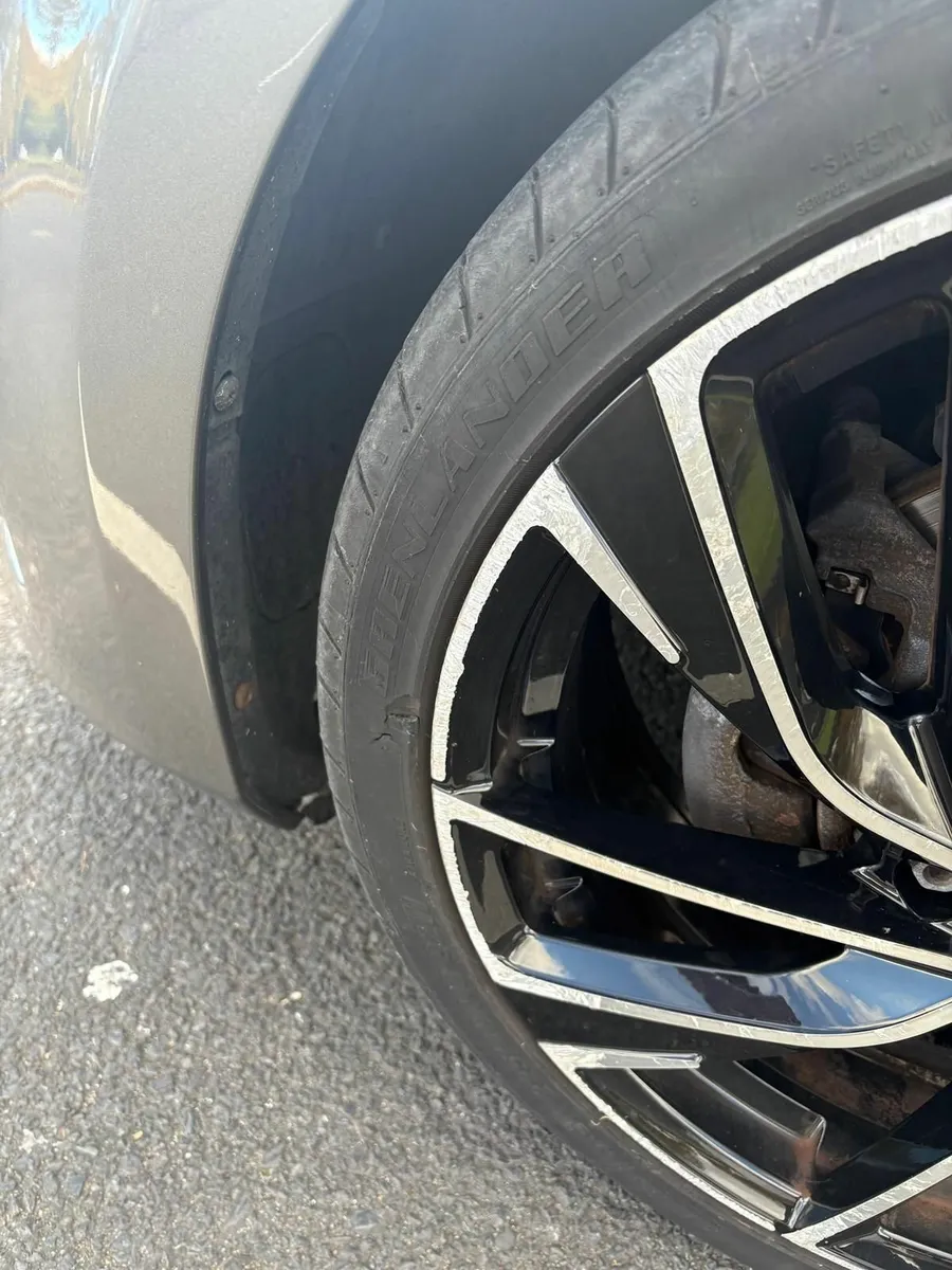 Volkswagen Golf 2013 - Image 1