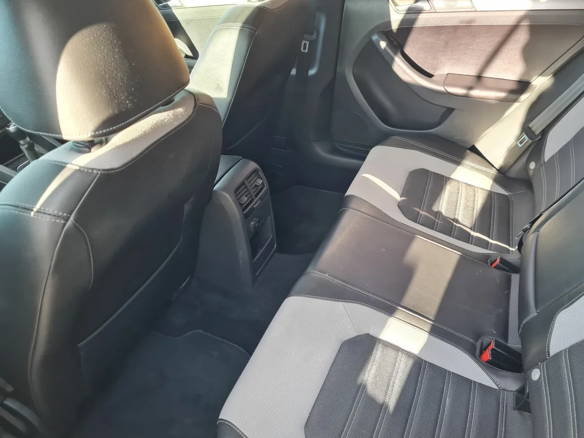 Volkswagen Jetta 2012 - Image 4