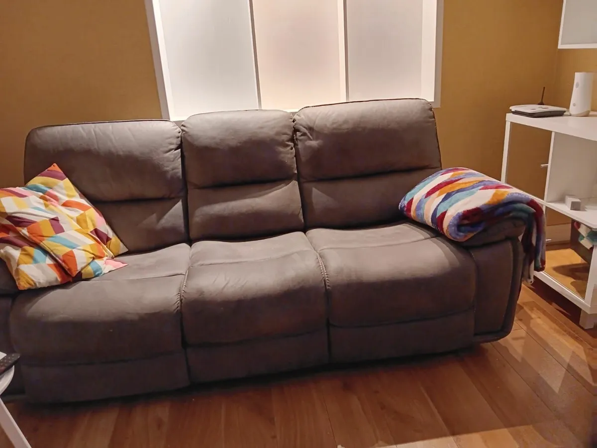 Couch/Sofa - Image 2