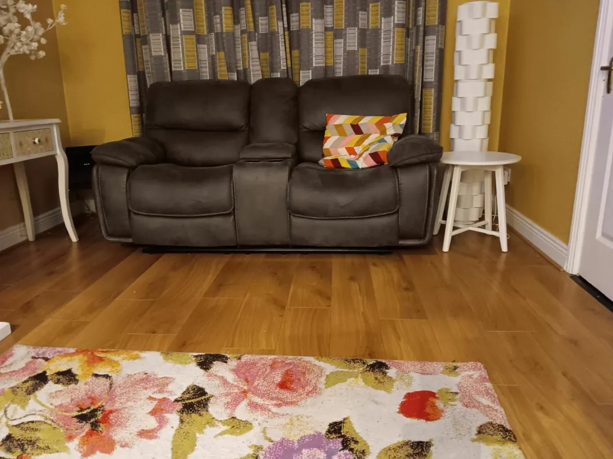 Couch/Sofa - Image 1