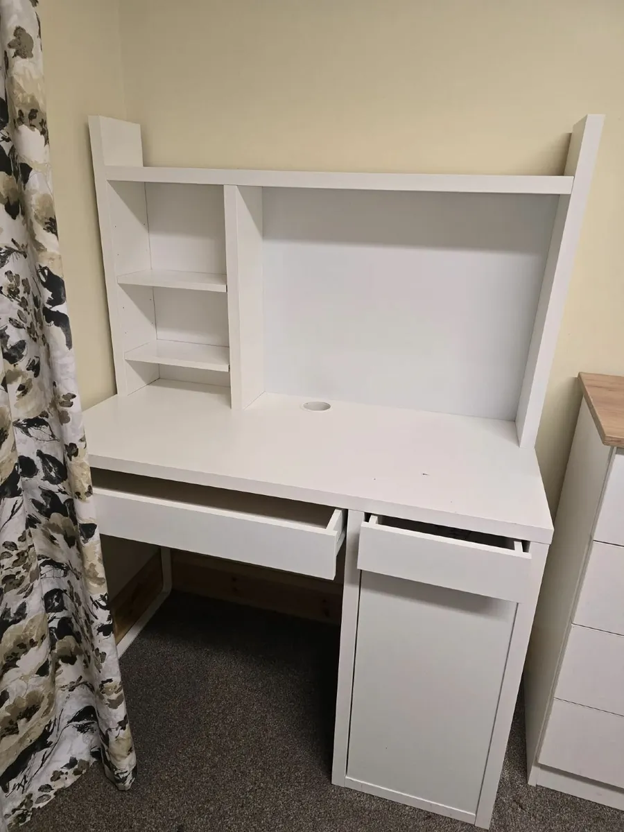 Selling quality furniture, excellent condition - Image 2