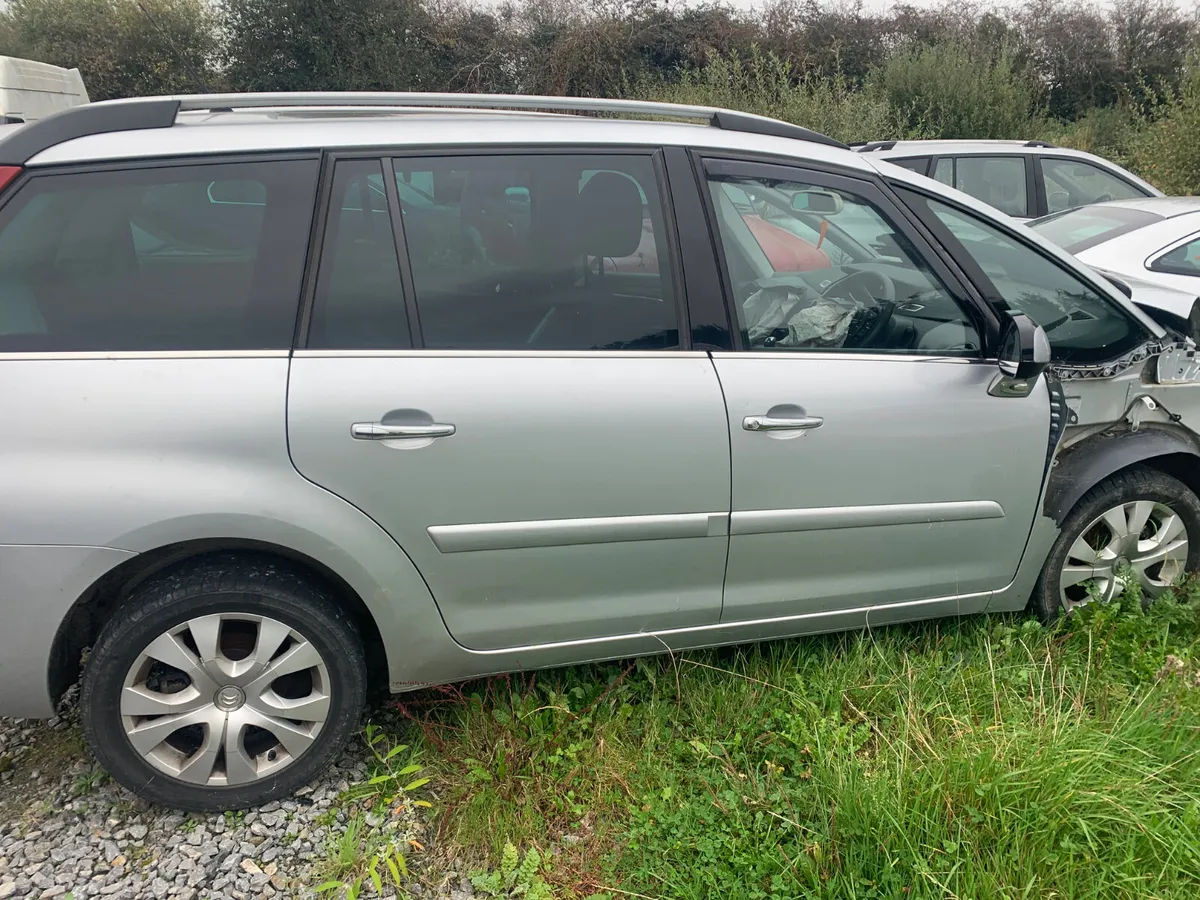 2013 CITROEN C4  7 SEATER - Image 3