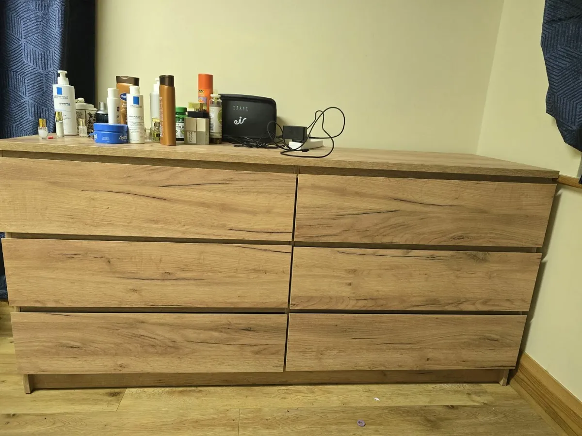 Selling quality furniture, excellent condition - Image 4