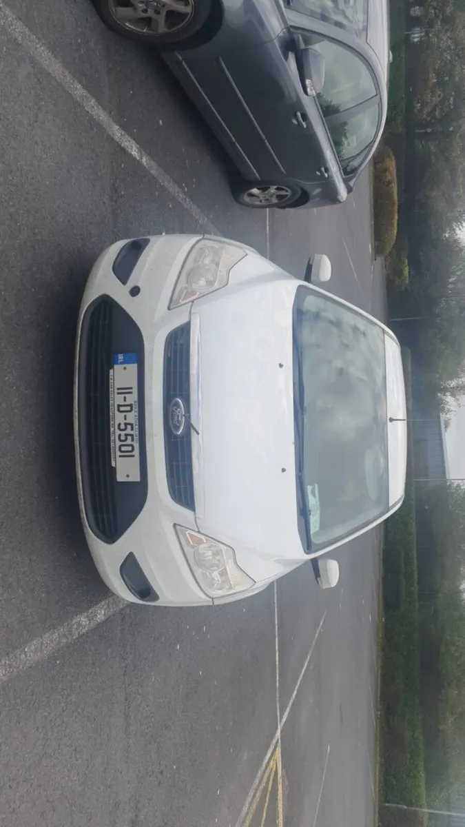 Ford Focus 2011 - Image 2