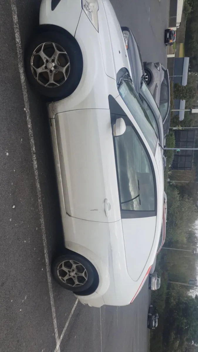 Ford Focus 2011 - Image 3