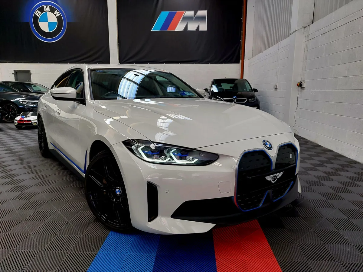 2022 BMW i4 40 SPORT - Image 1