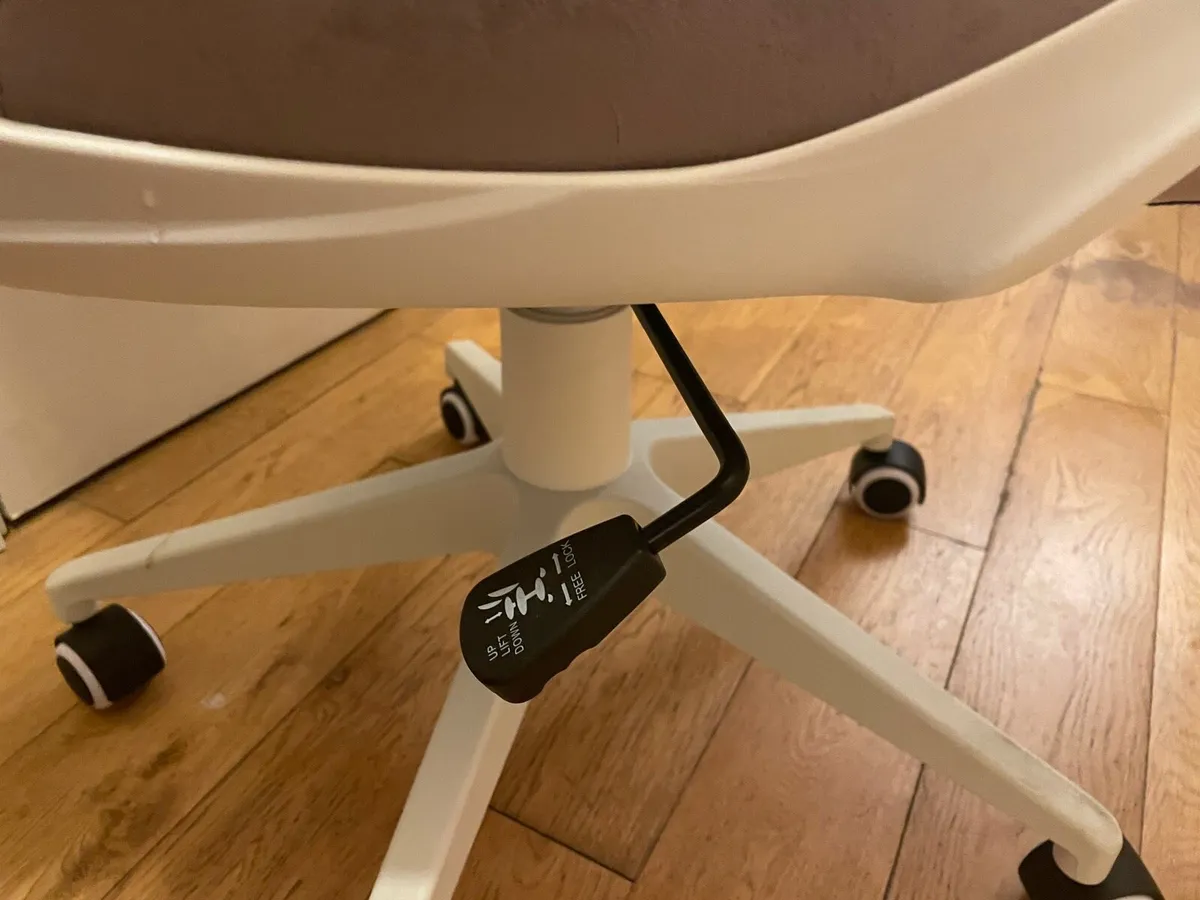 Ergonomic Office Chair. Perfect. - Image 3