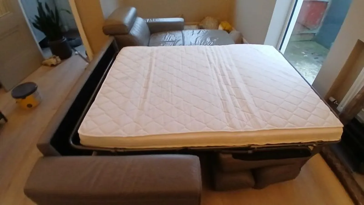 leather sofa - Image 4