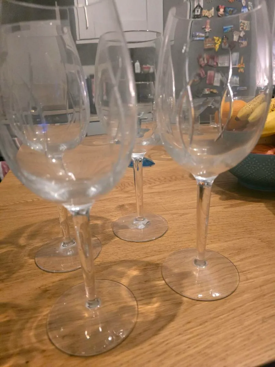 Four large wine glasses .. - Image 2