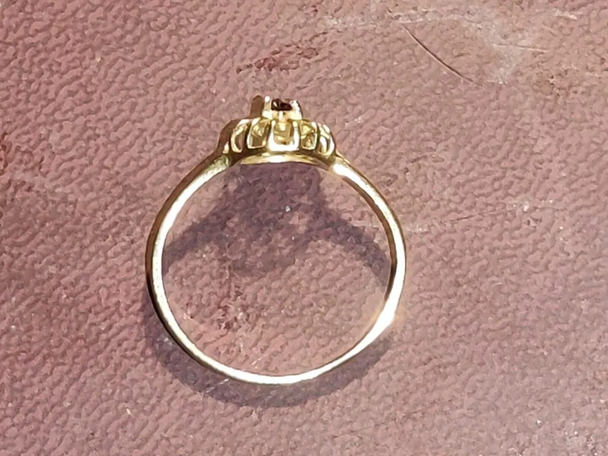 BASKET GARNET, 9CT Gold New Ladies Dress Ring ! - Image 2