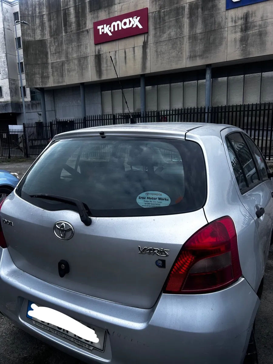 Toyota Yaris 2007 - Image 3