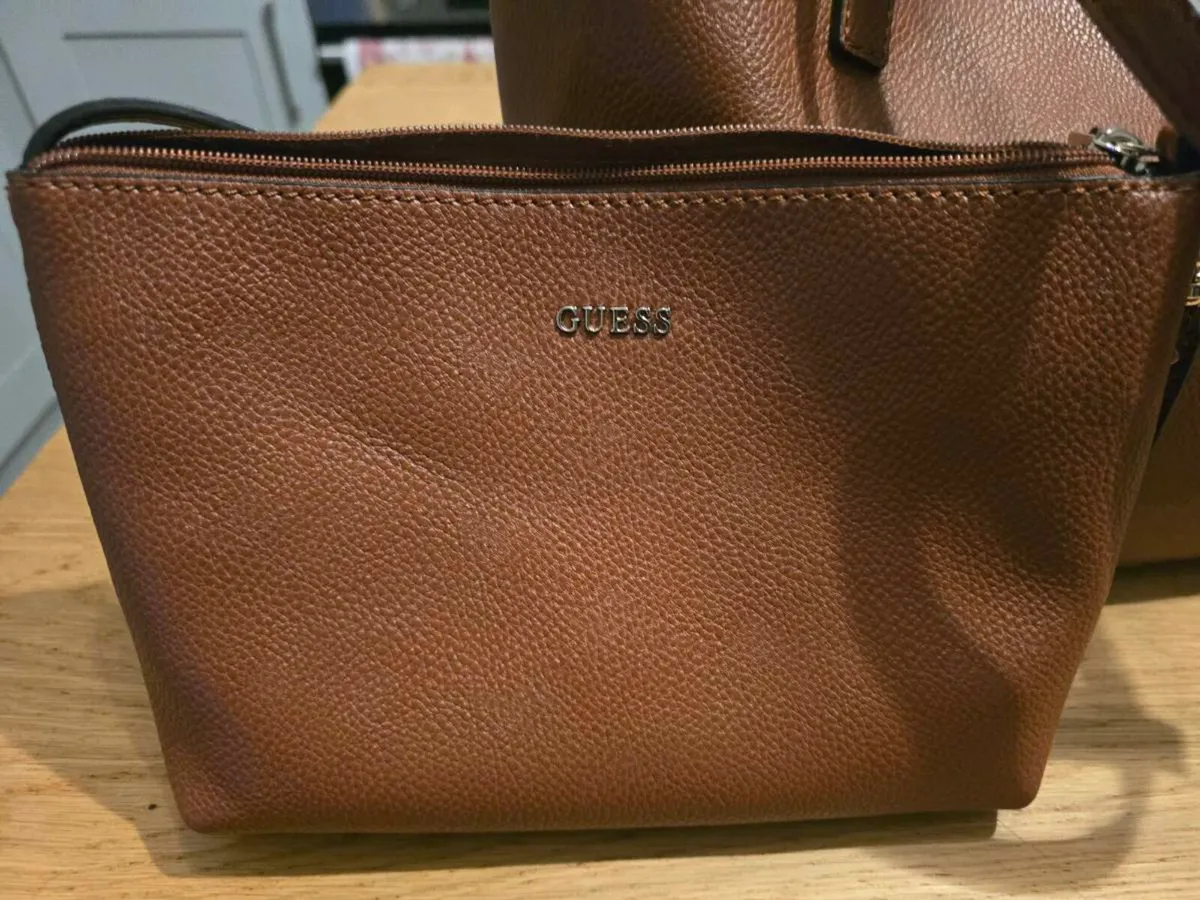 Guess tote bag with smaller bag - Image 2