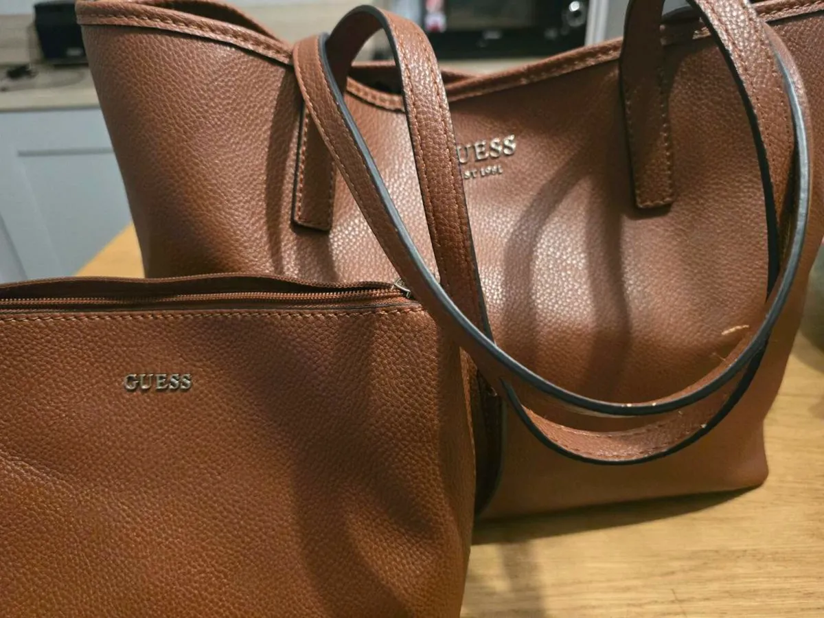Guess tote bag with smaller bag - Image 3