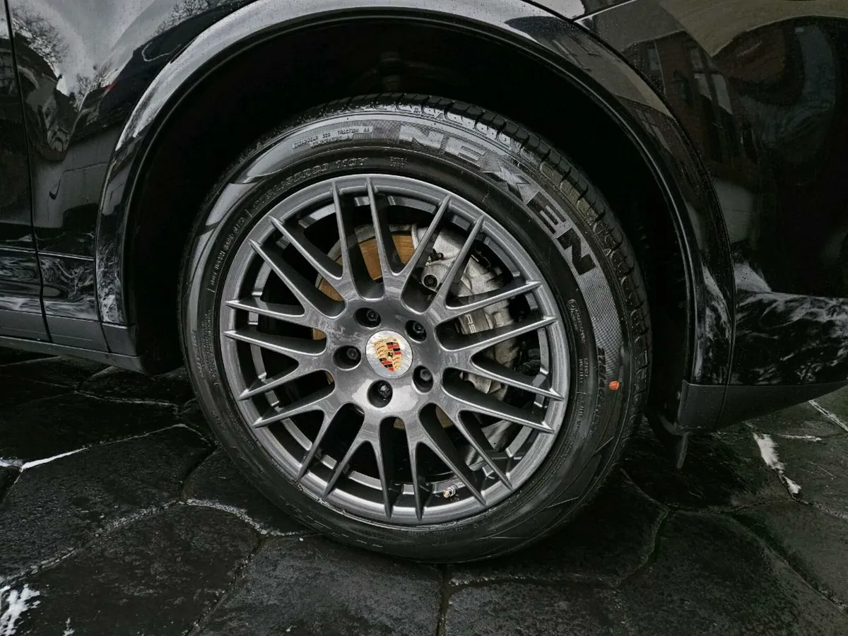 Porsche cayenne s premium edition - Image 2