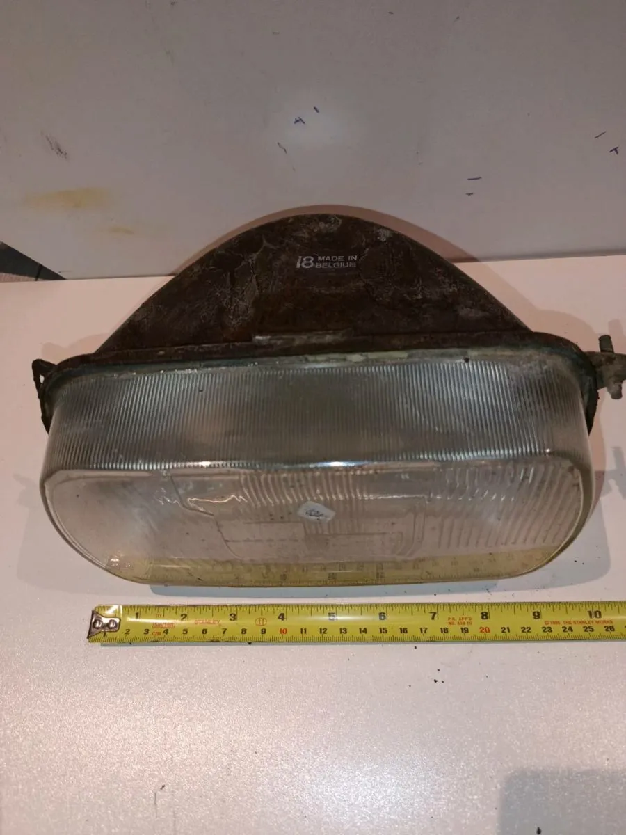 Vintage Renault headlight - Image 1