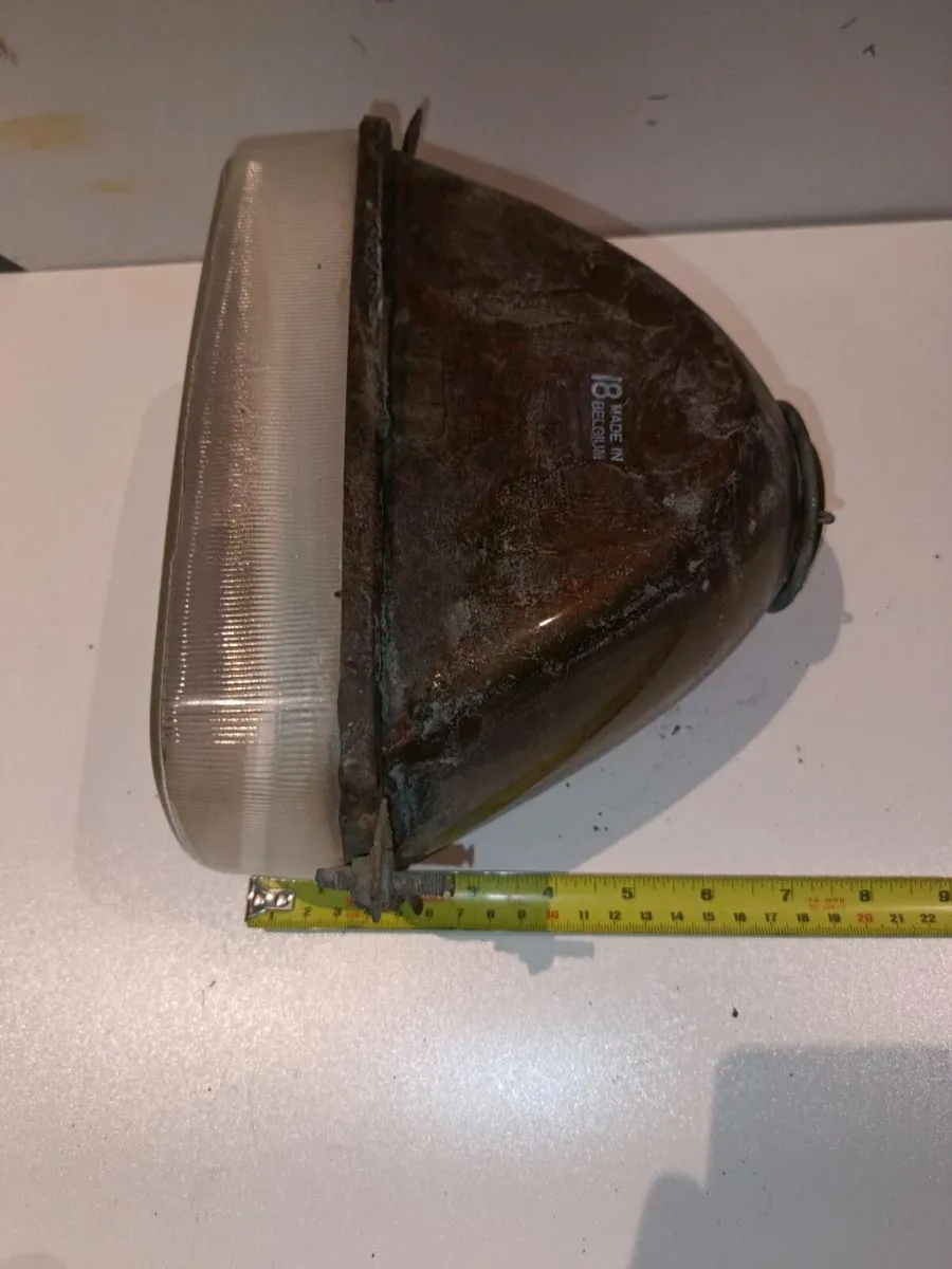 Vintage Renault headlight - Image 2