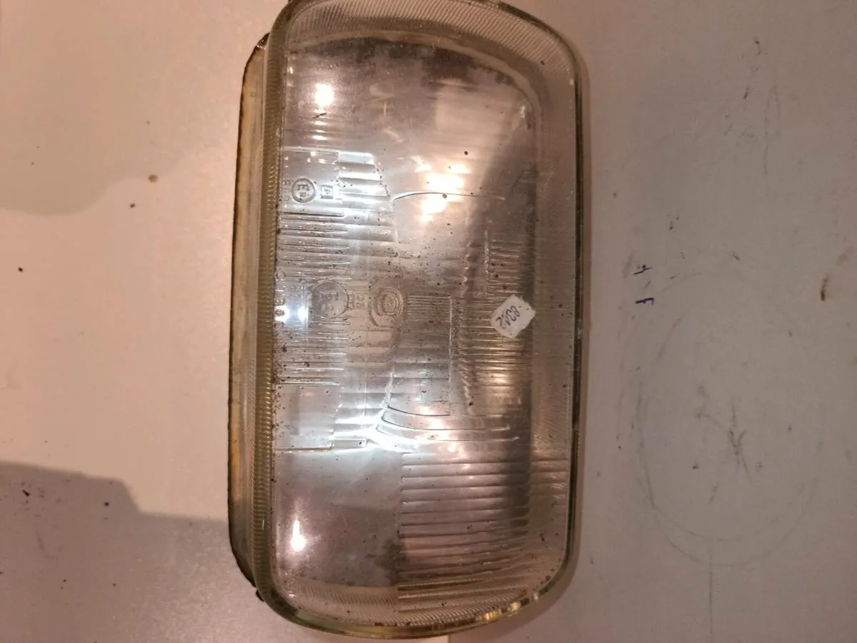 Vintage Renault headlight - Image 3