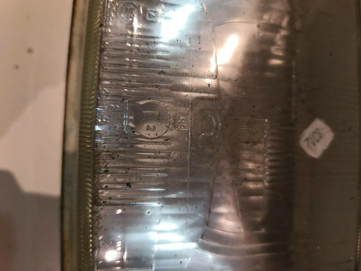 Vintage Renault headlight - Image 4
