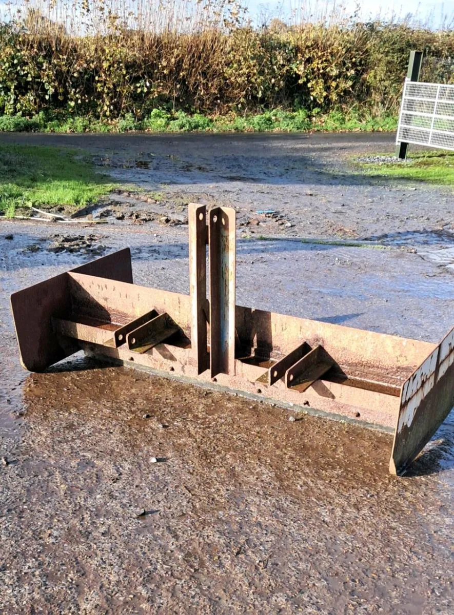 Yard scraper - Image 1
