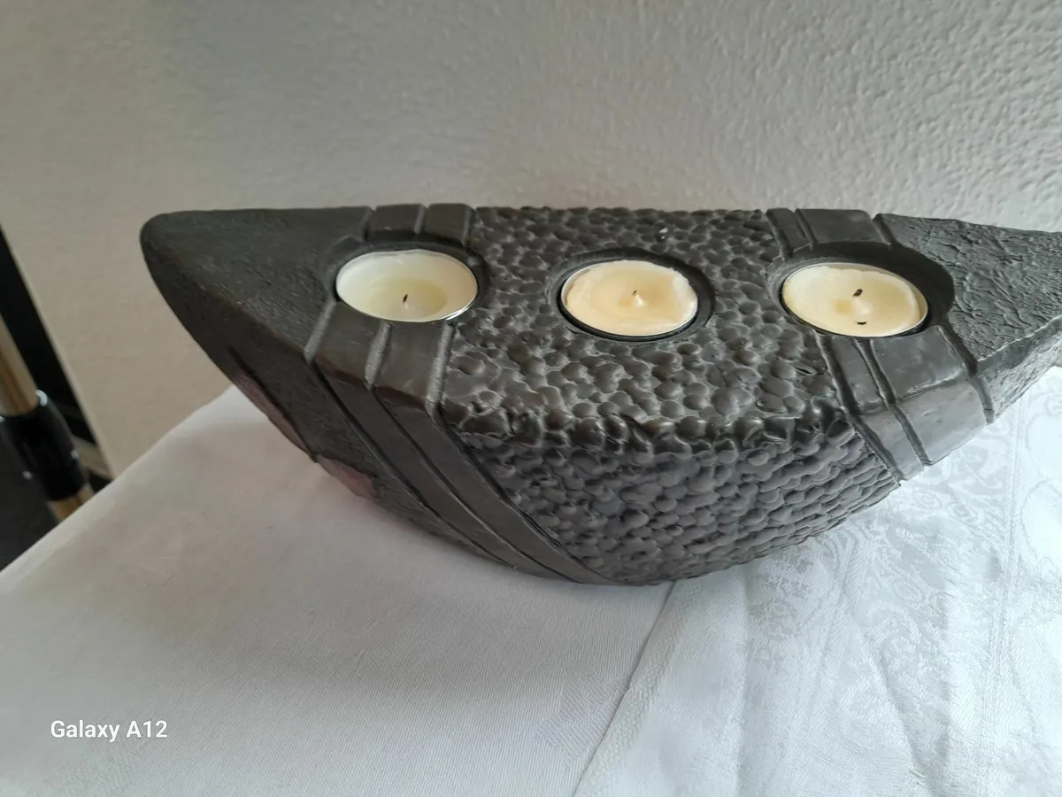 Genesis bronze leaf candle holder - Image 1