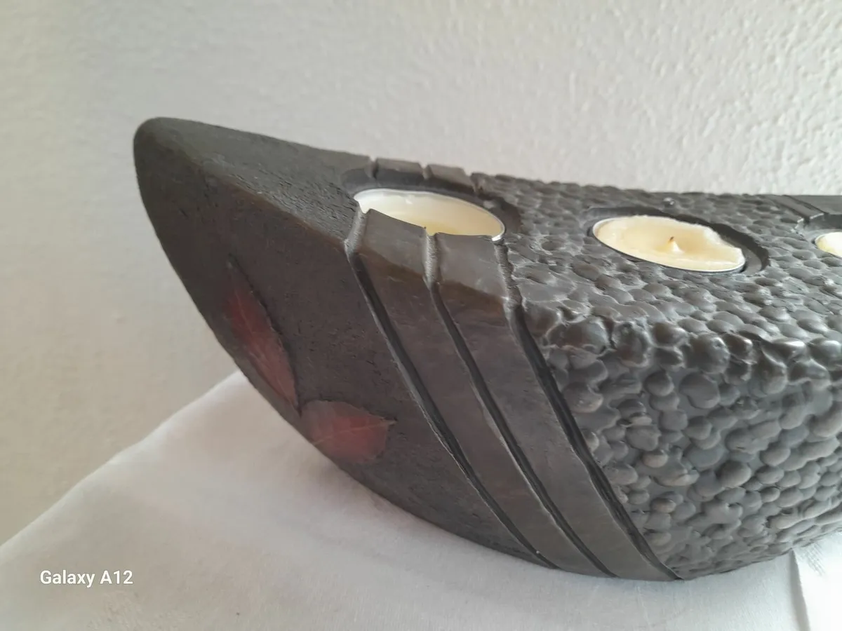 Genesis bronze leaf candle holder - Image 3