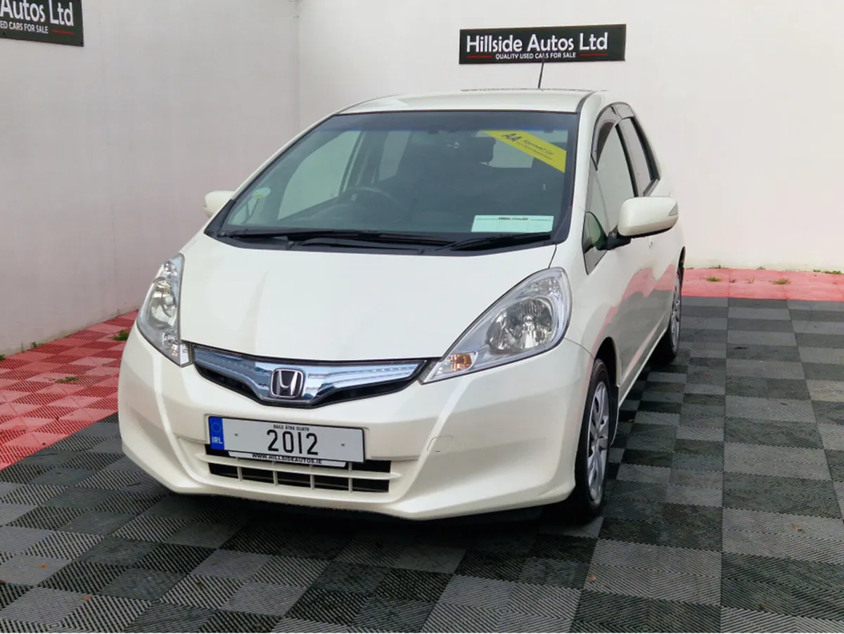 Honda Fit FIT HYBRID 1.3 PETROL AUTOMATIC - Image 2