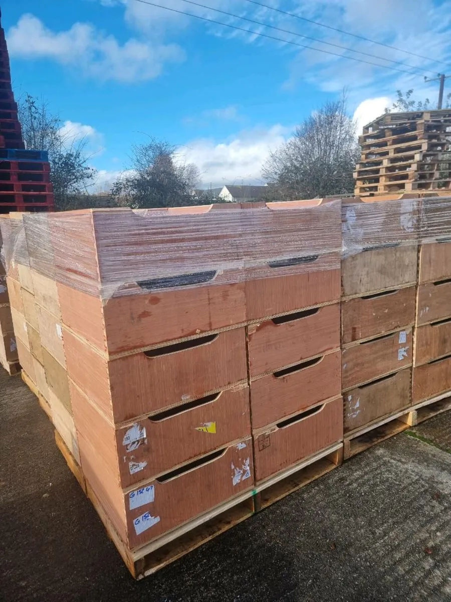 Plywood crates,  approx 2ft x 2ft x 10" - Image 1