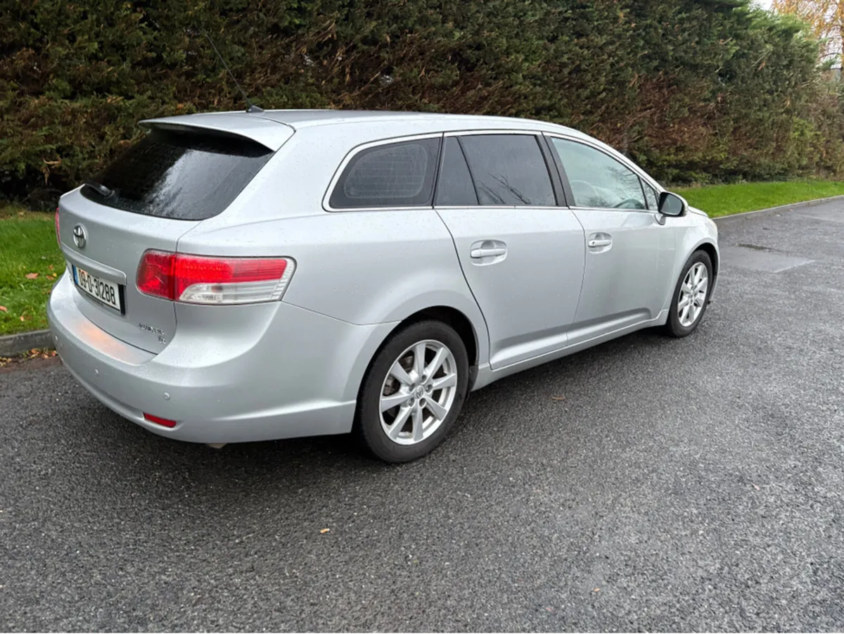 Toyota Avensis D-4D TR 4DR 2.0 OVERMOUNT - Image 4