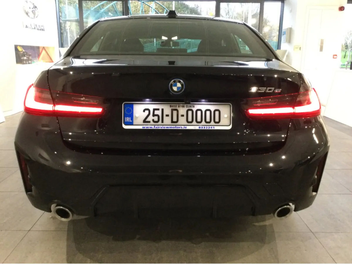 BMW 3-Series M SPORT AUTO PLUG IN HYBRID - - Image 4