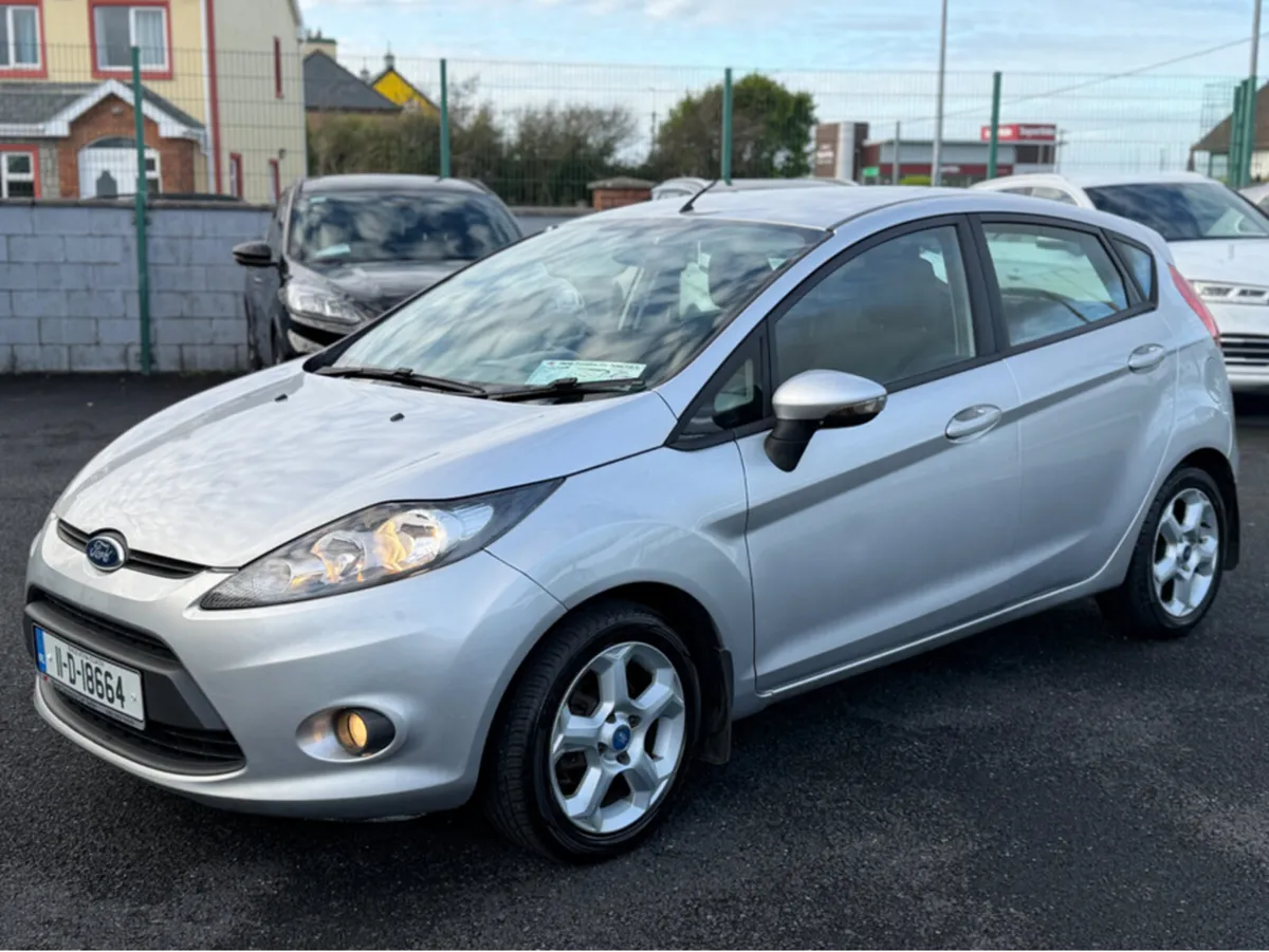 Ford Fiesta STYLE 1.4 D 68PS 5 TDCI 5DR - Image 2