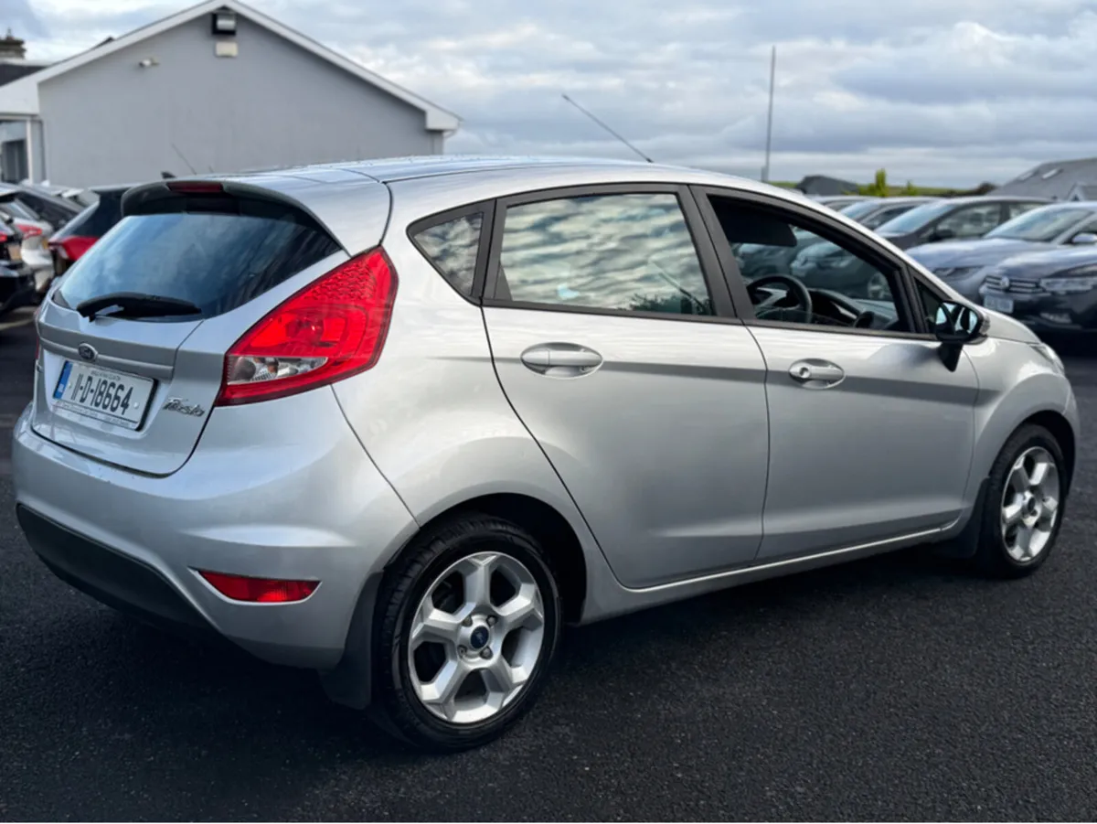 Ford Fiesta STYLE 1.4 D 68PS 5 TDCI 5DR - Image 4