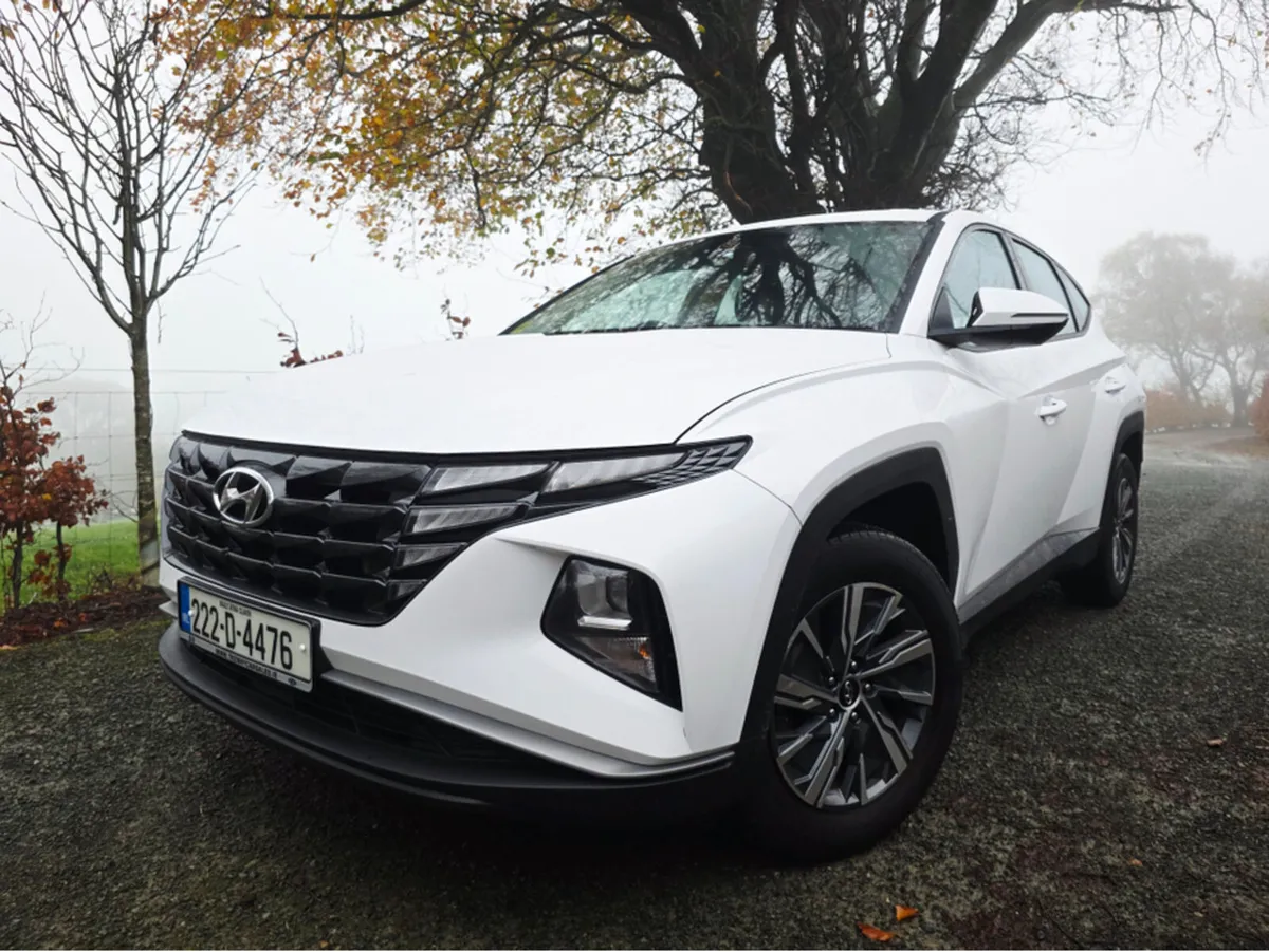 Hyundai Tucson COMFORT PLUS REVERSING CAMERA, HEAT - Image 2