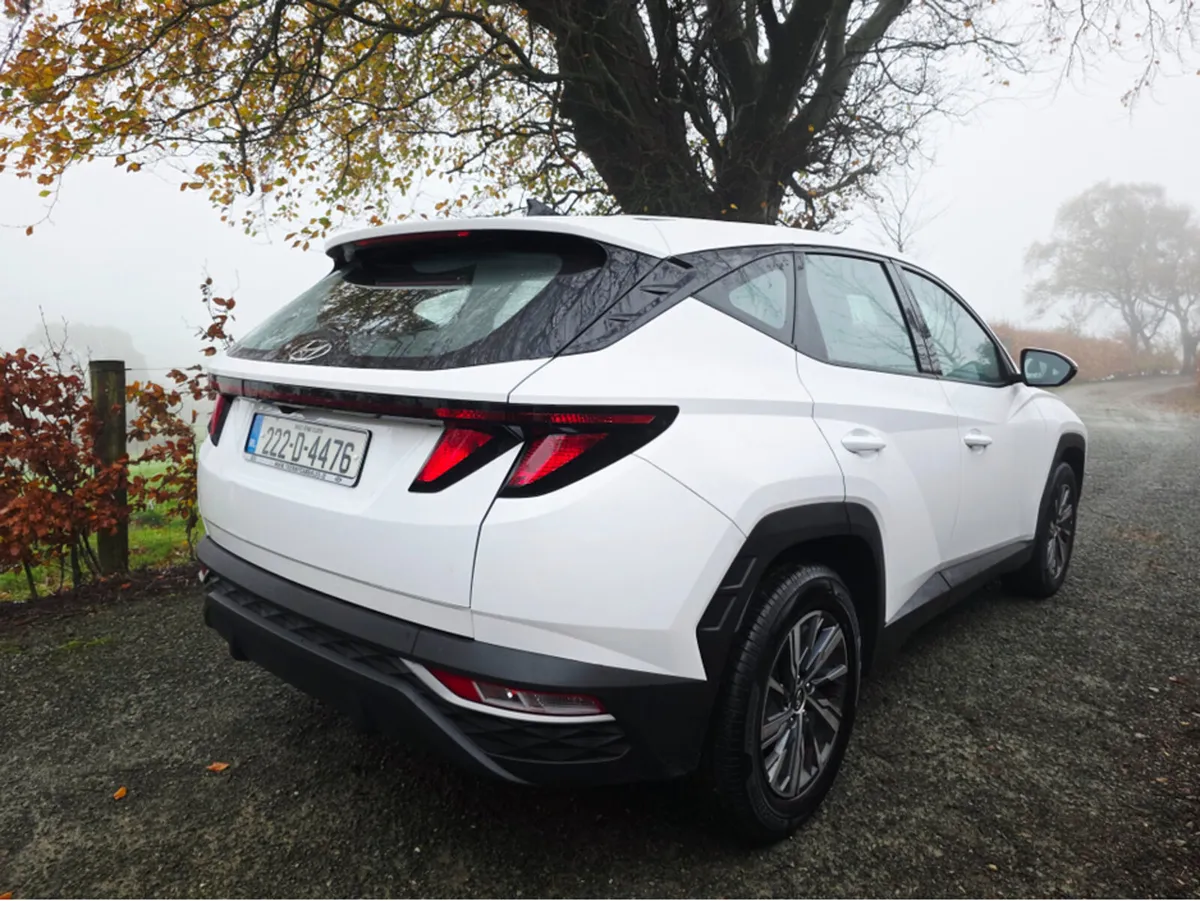 Hyundai Tucson COMFORT PLUS REVERSING CAMERA, HEAT - Image 3