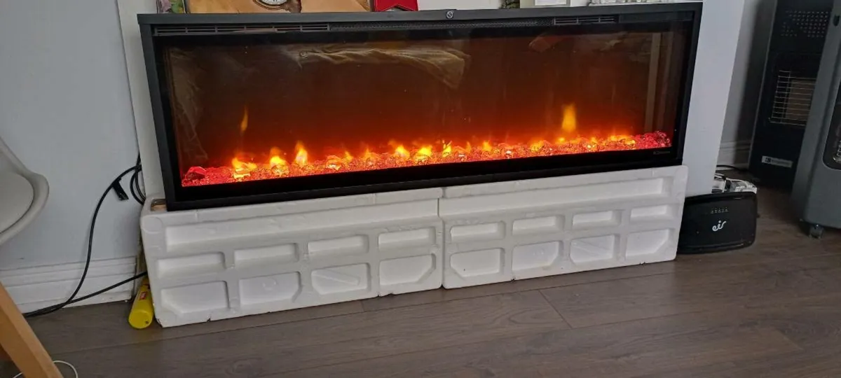 Dimplex ignite 50 inch wall mounted fire - Image 3