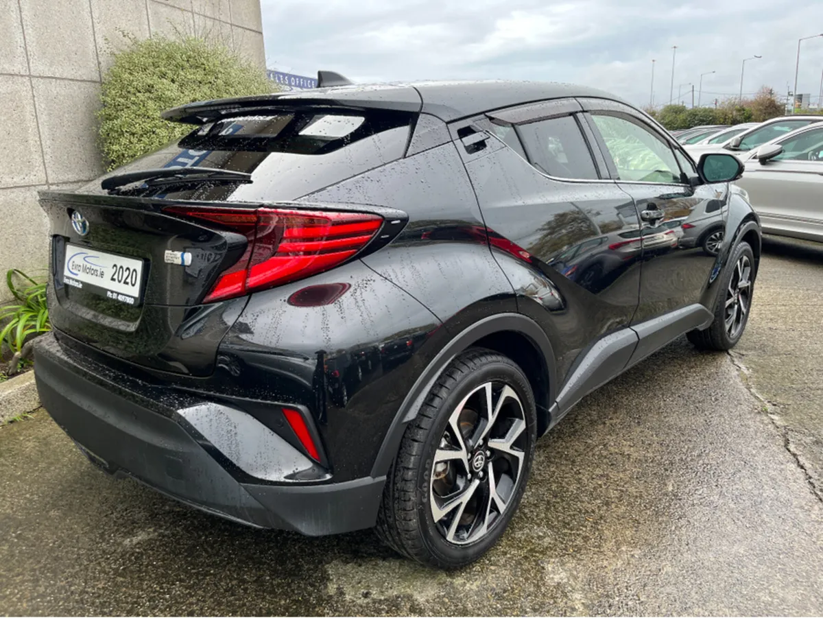 Toyota C-HR SOL AUTOMATIC HYBRID 1.8 PETROL //HIGH - Image 4