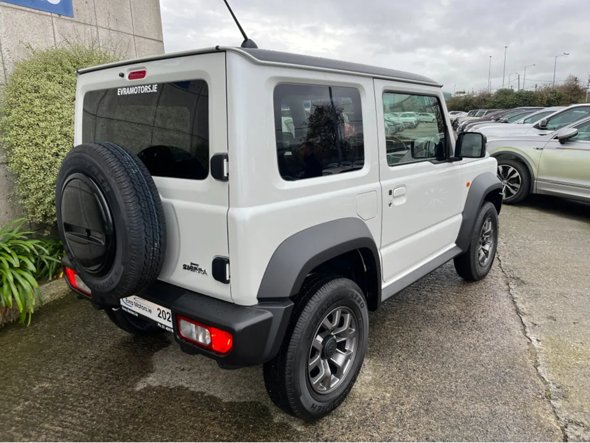Suzuki Jimny SIERRA 4 SEAT MANUAL 1.5 PETROL //BRA - Image 4