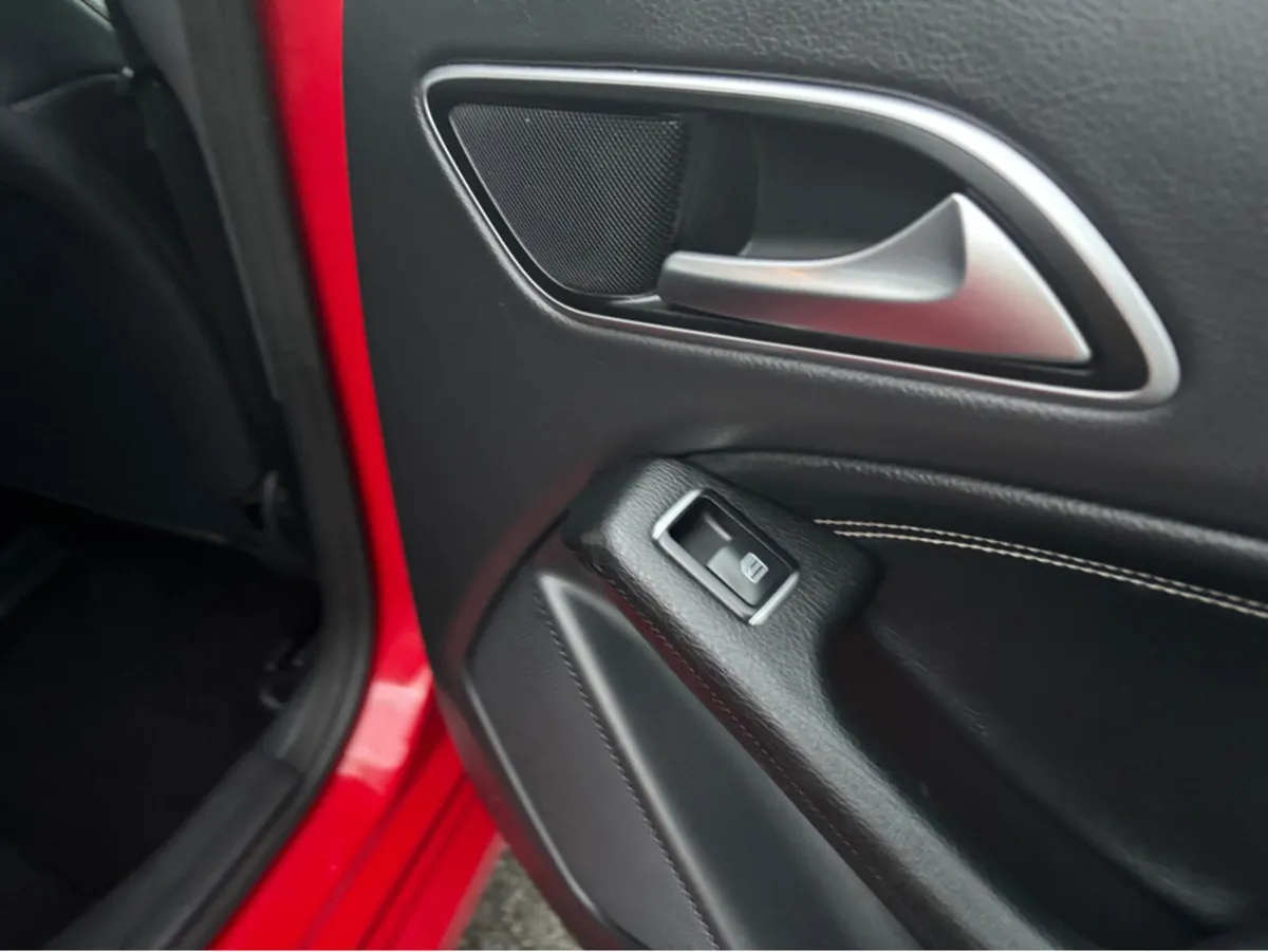 Mercedes-Benz CLA 180 D 4DR - Image 4