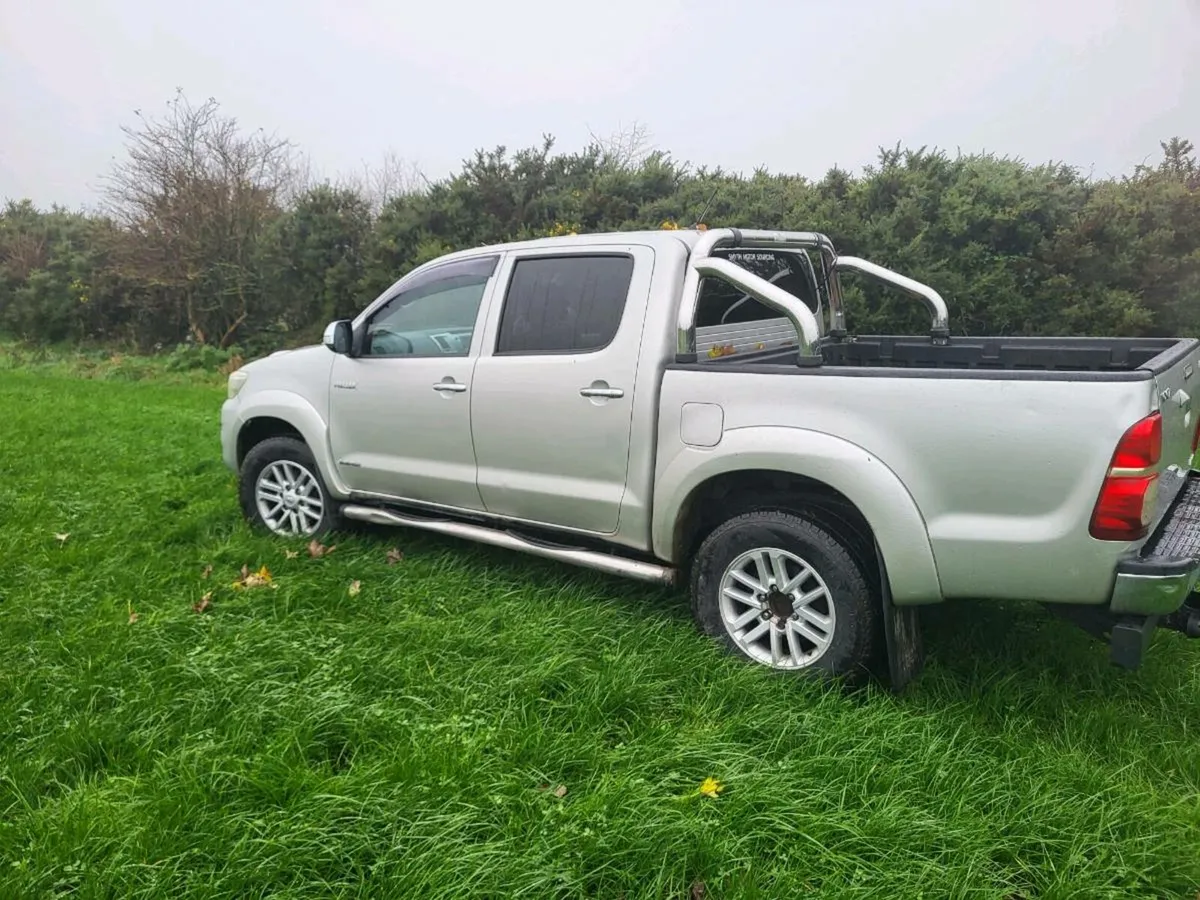 Toyota Hilux 3.0 - Image 3