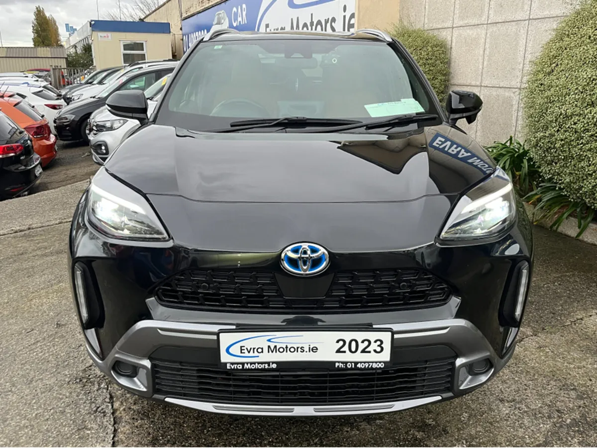 Toyota Yaris Cross Z ADVENTURE HYBRID AUTOMATIC 1. - Image 2