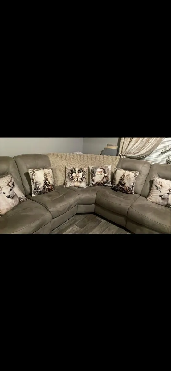 Recliner sofa - Image 1