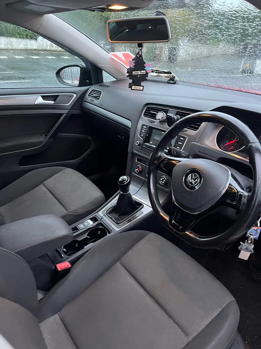 Volkswagen Golf - Image 4