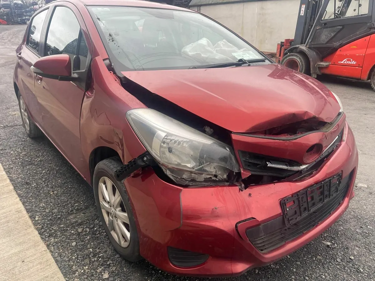 2013 Toyota Yaris 1.33 vvti TR - Image 2