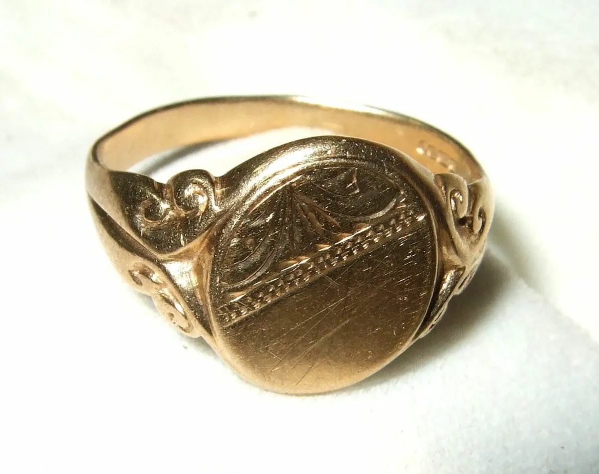 Vintage Hallmarked 9ct Gold Signet Ring - Image 2