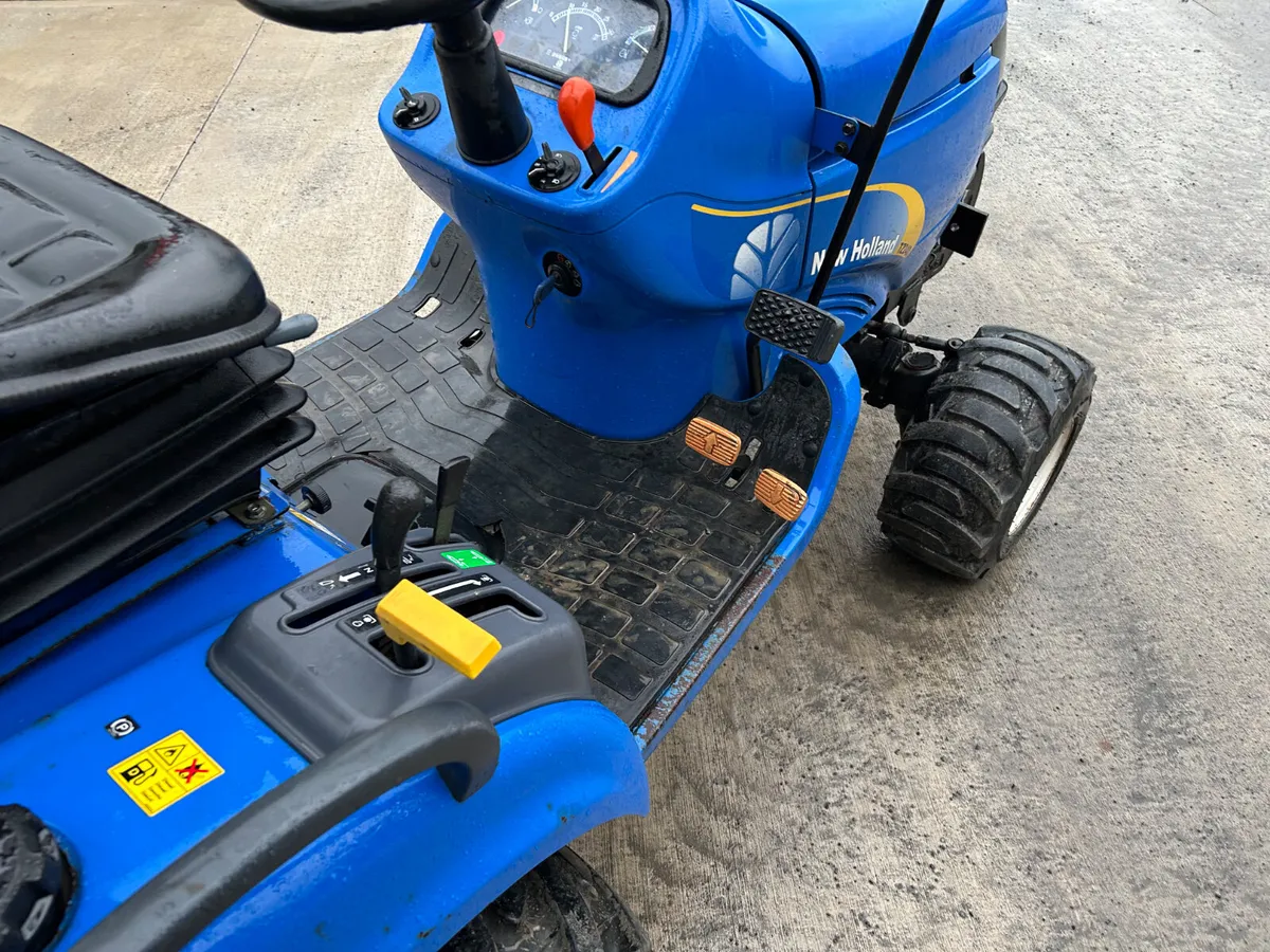 2012 New Holland TZ24D Compact Tractor - Image 4